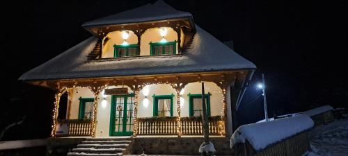 Moisei Chalet De Esquí | Căsuța din Deal