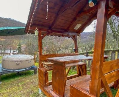 Pestenita Cabina | Căsuța Livada Aframe