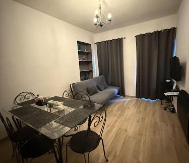 Gap Apartamento | Cœur de ville au 1er 66M2, vu sur la place