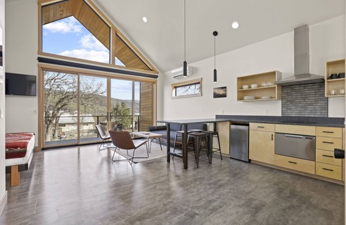 Mosier Cabina | C A M P R A N D O N N E E CABIN 2