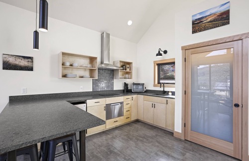 Mosier Cabina | C A M P R A N D O N N E E CABIN 2