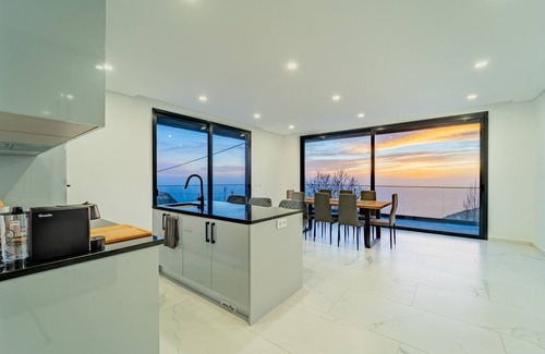 Arco da Calheta Villa | C & C Sunset Villa!
