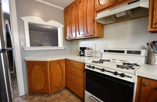 Board Camp Casa | C&J Overnight Stay- Near Wolf Pen Gap