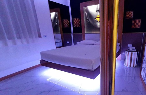 Monza Hotel | C rooms - Love Motel Monza