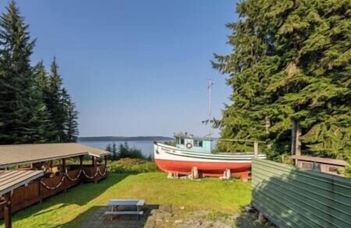 Alert Bay Cabina | (C) Sterling Standard Cabin (Pet Friendly)
