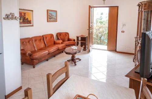 Camerano Apartamento | C012 - Camerano, bilocale con doppi servizi e giardino panoramico
