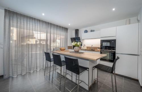 Riou - Petit Juas - Av de Grasse Apartamento | C035-Cannes Centre appartement 3 pièces avec parking