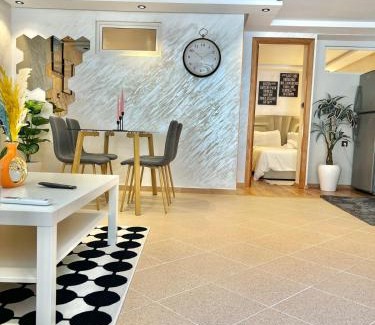 Rabat Apartamento | C1, Chic Seaside Stay at Carrousel Mall, Walk Everywhere