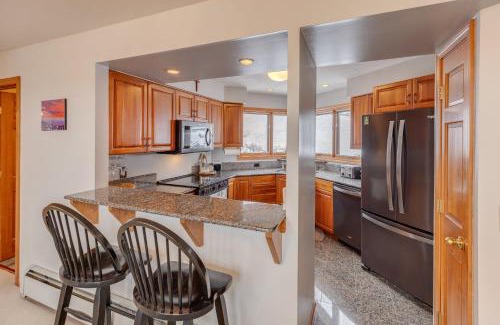 Bretton Woods Casa | C15 Ski-In Ski-Out Townhouse with Hot Tub & Stunning Mount Washington Views, Pets welcome
