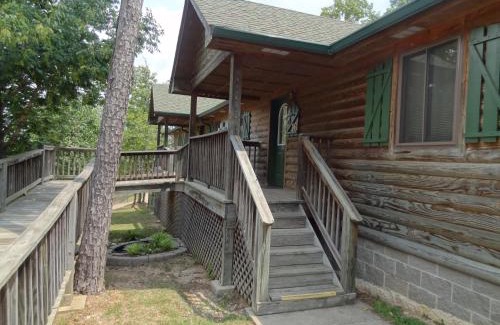 Mount Ida Casa | C16, Two bedroom, two bath, log-sided Harbor North luxury cottage with hot tub, cottage