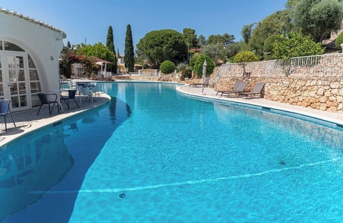Mato Serrao Chalet De Esquí | C22 Quinta do paraiso Superbly Appointed and Furnished Bungalow