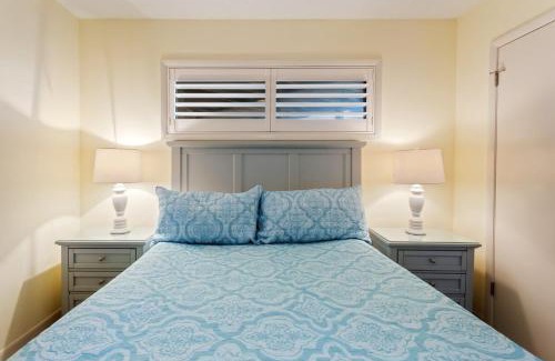 Duck Casa | C308B - Duck Tails