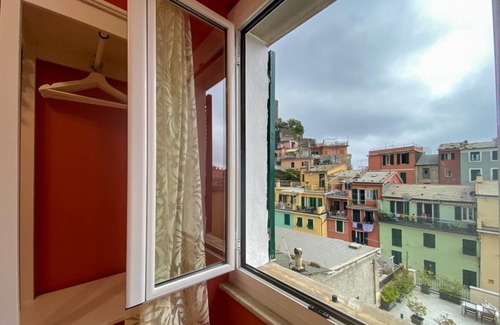 Vernazza Apartamento | Ca' Bea with AC and Terrace
