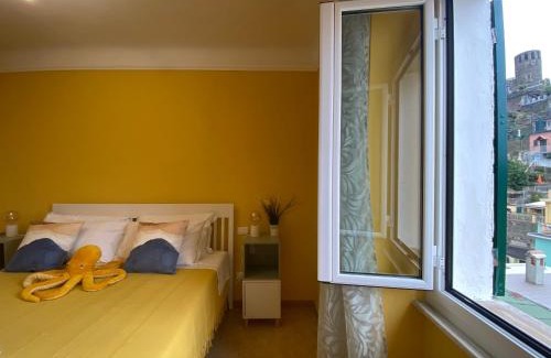 Vernazza Apartamento | Ca' Bea with AC and Terrace