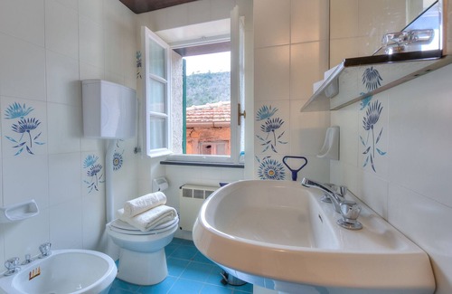 Stellanello Casa | Ca' Dei Rossi family friendly, Stellanello, Italy
