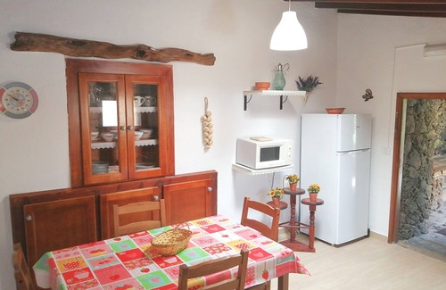 Valverde Cabaña | Casa Rural Aborigen Bimbache con original baño de lava