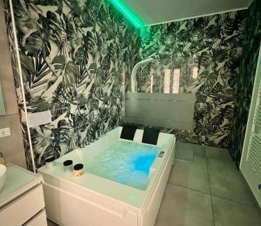 Milan Apartamento | CA FOSCARI HARMONY Jacuzzi Apartment