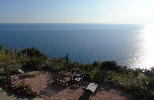 Bonassola Apartamento | Cà Gialla en Bonassola tu terraza con vistas al mar y las estrellas