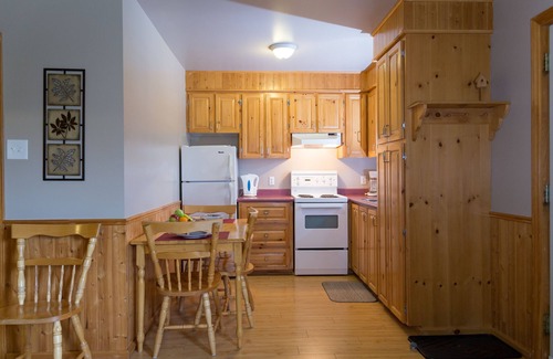 Glenburnie-Birchy Head-Shoal Brook Cabaña | Middle Brook Cottages & Chalets