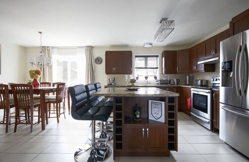 L'Ile-Bizard Casa | Casa 2014 en Montreal Oeste | Totalmente equipado | Grandes grupos | Cerca del aeropuerto