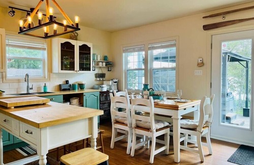Saint-Claude Casa | Rowing, Waterfront, Spa