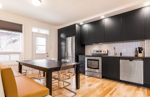 Hochelaga Apartamento | Funky & Design Condo! Family & Friends Welcome!
