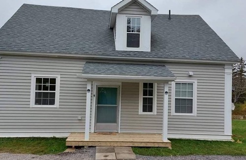 Guysborough County Casa | Cozy Harbour House - Scenic-relaxing-waterfront