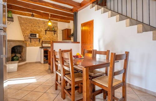 Lloseta Villa | CA N'ABRINES - Bonita y tradicional casa de pueblo con piscina privada cerca de la sierra.