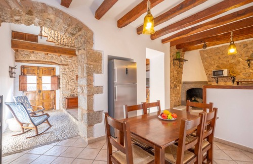 Lloseta Villa | CA N'ABRINES - Bonita y tradicional casa de pueblo con piscina privada cerca de la sierra.