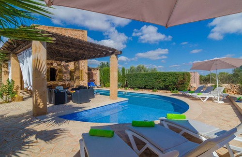 Campos Villa | CA NA CARME - Bonita villa con piscina privada y gran jardín. WiFi Gratis
