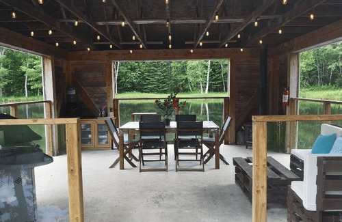 Notre-Dame-Auxiliatrice-de-Buckland Cabina | Dôme Forestier: Glamping, nature, stars, comfort, shared kitchen, CITQ304716.