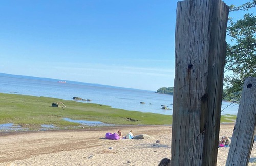 Petite-Riviere-Saint-Francois Cabaña | Cottage in Charlevoix Québec. Ski, whales watching and more