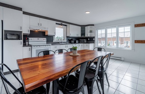 Petite-Riviere-Saint-Francois Casa | La Shred - 5min Massif + Fireplace + Spa + Air Conditioning + Smart TV