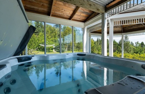 Petite-Riviere-Saint-Francois Casa | Hôtel à la maison - Villa Marier avec spa