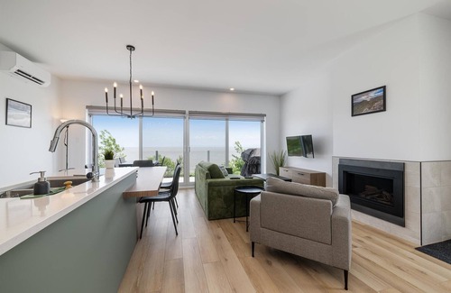 Petite-Riviere-Saint-Francois Condominio | Havre du loup 1227 River front 1 Bedroom Gem