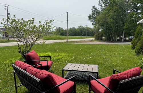 Saint-Laurent-de-l'ile d'Orleans Villa | House Ile D'Orleans Chez Joe