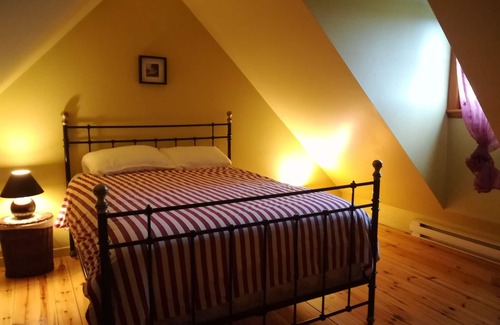 Saint-Laurent-de-l'ile d'Orleans Casa | La casa del río en los campos.