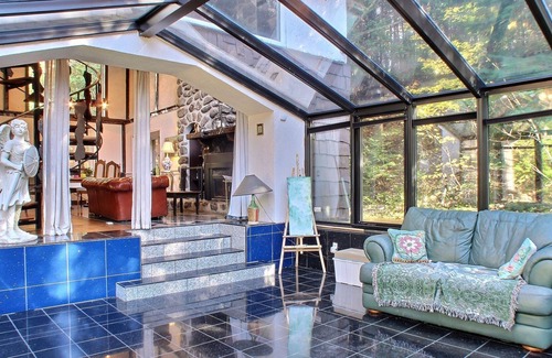 Sainte-Marguerite-du-Lac-Masson Casa | Un chalet suizo en el río Doncaster + isla privada Mini