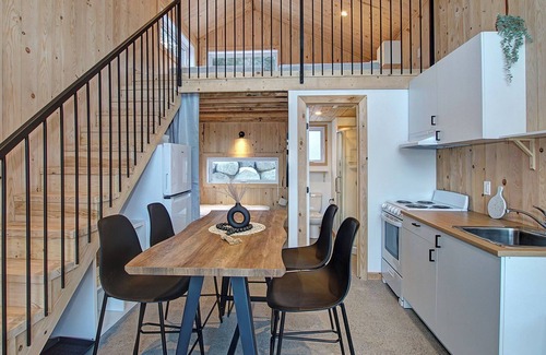 Sainte-Marguerite-du-Lac-Masson Chalet De Esquí | Discover Glamping in the comfort of this mini chalet