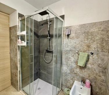 Oliero Cama Y Desayuno | Ca' Santina Rooms & Shared Kitchen