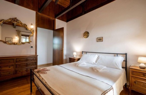 Santo Stefano Belbo Casa | Casa de vacaciones Ca' Sarun en Cossano Belbo - 9 personas, 4 dormitorios