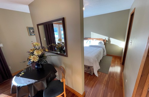 Unorganized Centre Parry Sound Cabina | Bucks Lodge and Grill