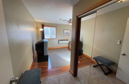 Unorganized Centre Parry Sound Cabina | Bucks Lodge and Grill