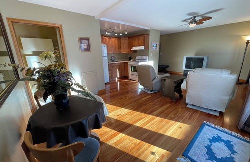 Unorganized Centre Parry Sound Cabina | Bucks Lodge and Grill