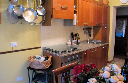 Dorsoduro Apartamento | Ca 'Venexiana, tranquilo 2 dormitorios con patio privado junto al canal ~ sin cargos adicionales