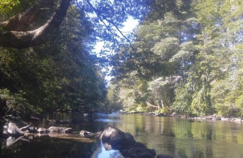 Pucon Chalet De Esquí | Cabaña a orilla del río Liucura