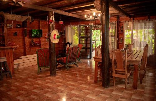 Agua Caliente Chalet De Esquí | Cabaña Ave Del Paraiso