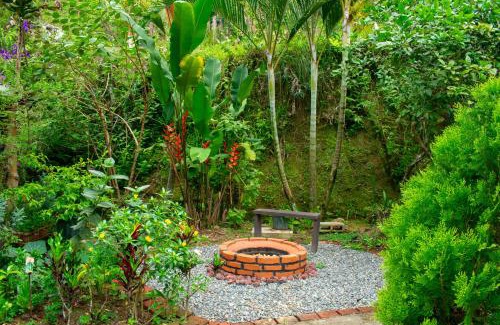 Agua Caliente Chalet De Esquí | Cabaña Ave Del Paraiso