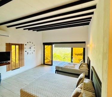 Sopetran Casa | Cabaña Cedro Amarillo - moderna con jacuzzi en Sopetran, cerca de Medellín