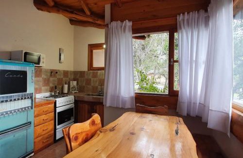 Lago Puelo Casa | Cabaña Ciprés entre Bosques y Arroyo